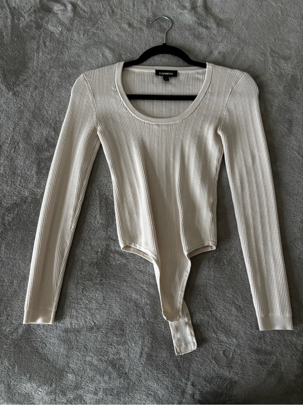Express Ribbed Long-Sleeve Scoop Neck Bodysuit in Cream